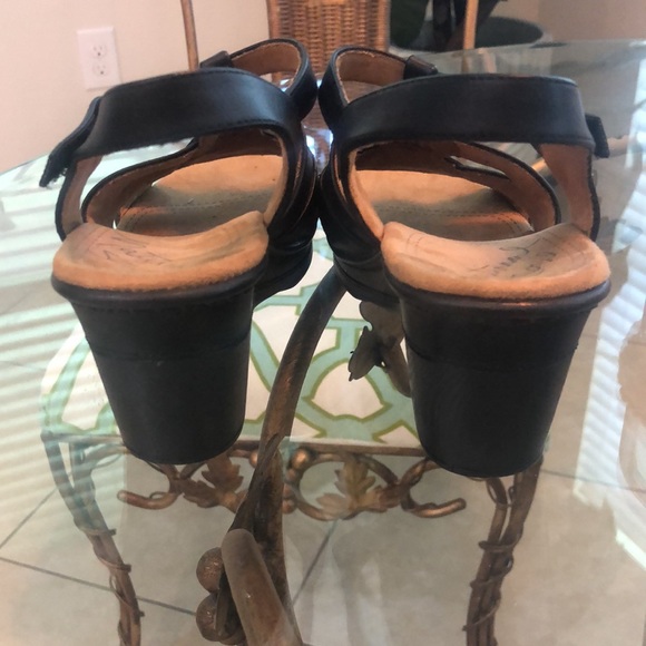 Natural Soul black leather comfort shoe. - Picture 3 of 8